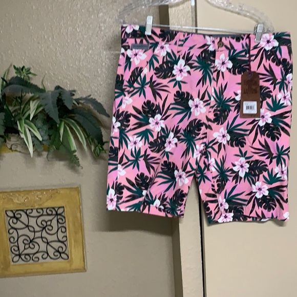 Hudson & Barrow Other - Men’s Hudson & Barrow shorts size 36 NWT only $15. Retails for $50